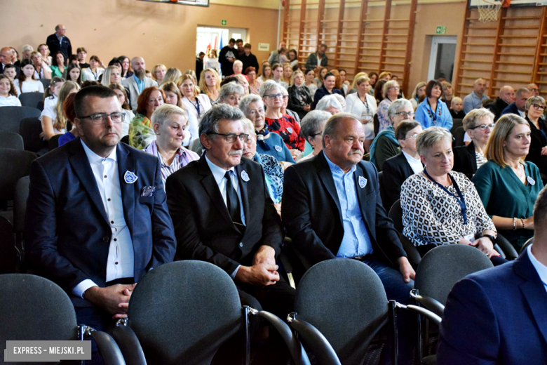 Uroczystość 50-lecia istnienia Szkoły Podstawowej im. KEN w Bardzie