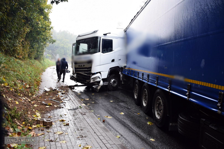 Kolizja samochodu ciężarowego w Bardzie