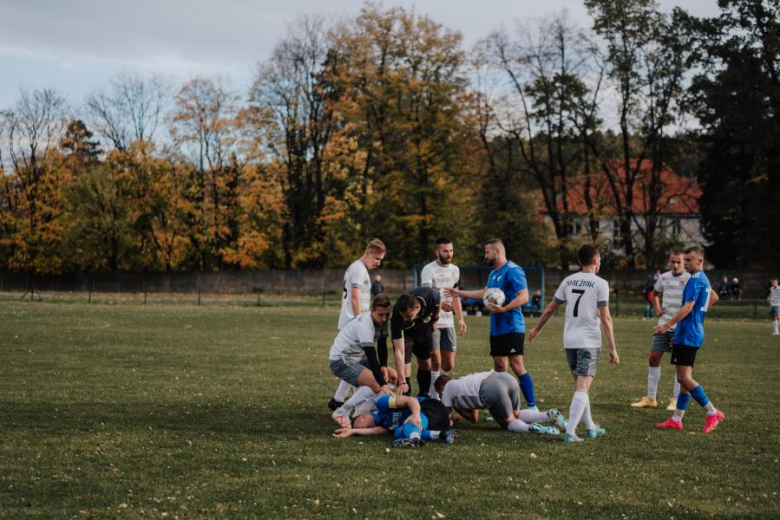 A-klasa, gr. III: Unia Złoty Stok 2:0 (2:0) Śnieżnik Domaszków