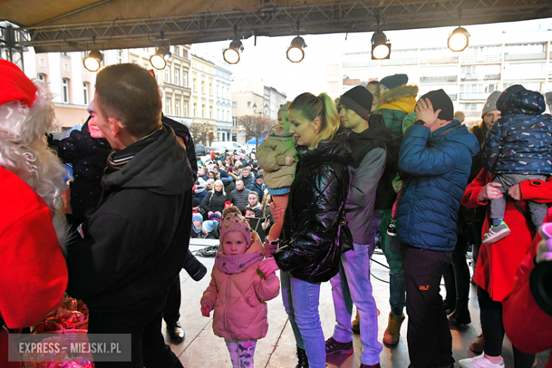 Mikołajkowy Jarmark Bożonarodzeniowy w Ząbkowicach Śląskich [foto]