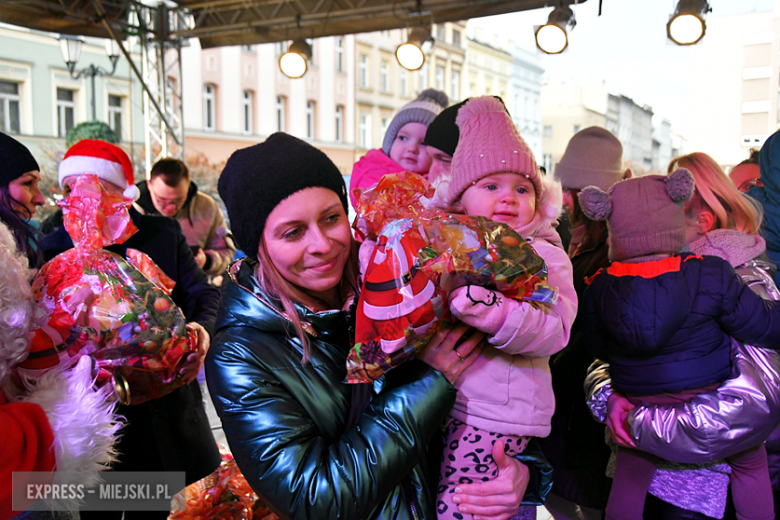 Mikołajkowy Jarmark Bożonarodzeniowy w Ząbkowicach Śląskich [foto]