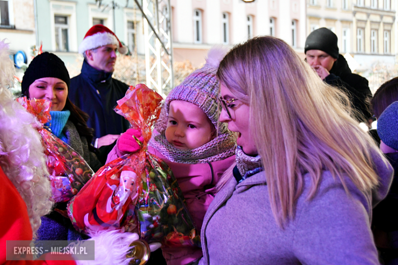 Mikołajkowy Jarmark Bożonarodzeniowy w Ząbkowicach Śląskich [foto]