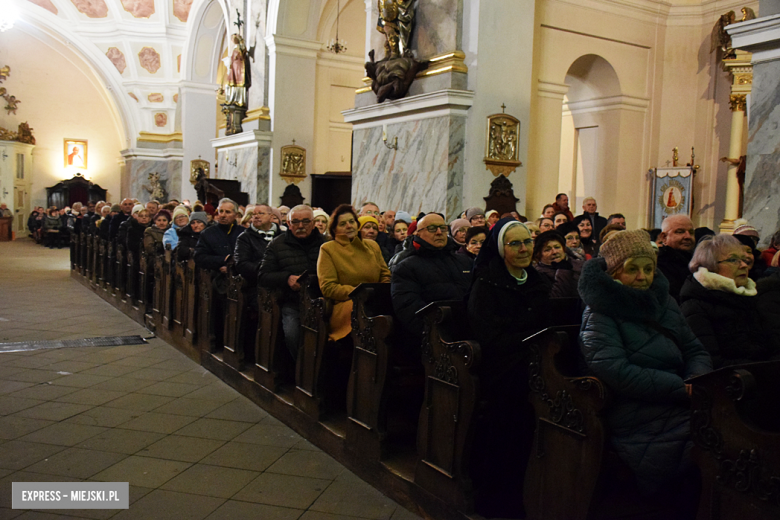 Zespół Pieśni i Tańca „Śląsk” kolędował w Bardzie