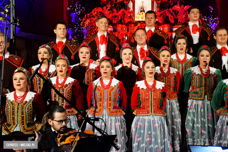 Zespół Pieśni i Tańca „Śląsk” kolędował w Bardzie