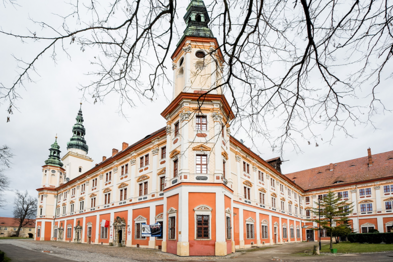 Opactwo cysterskie w Henrykowie wśród pomników historii