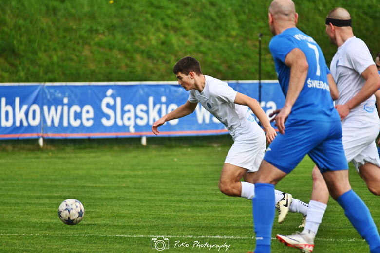 Klasa okręgowa: Orzeł Ząbkowice Śląskie 7:0 (3:0) Victoria Świebodzice