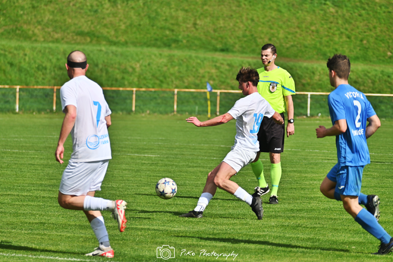 Klasa okręgowa: Orzeł Ząbkowice Śląskie 7:0 (3:0) Victoria Świebodzice