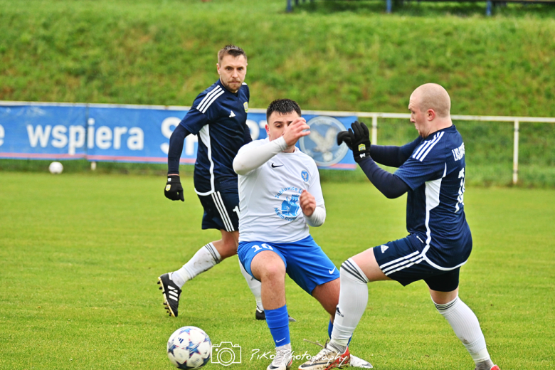 	Klasa okręgowa: Orzeł Ząbkowice Śląskie 5:3 (2:2) Granit Roztoka