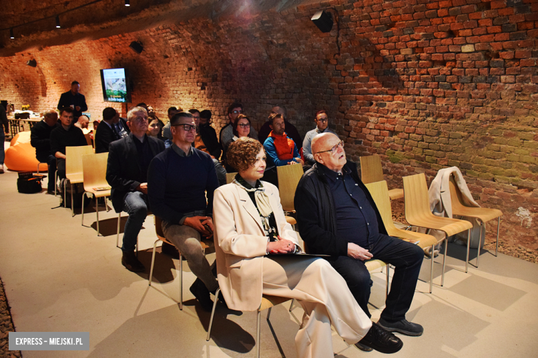 Konferencja w Twierdzy Srebrna Góra z okazji zakończenia realizacji projektu pn. „Rewaloryzacja dla potrzeb kulturalno-edukacyjnych zegradowanych i niedostępnych części Pomnika Historii Twiedzy Srebrna Góra”