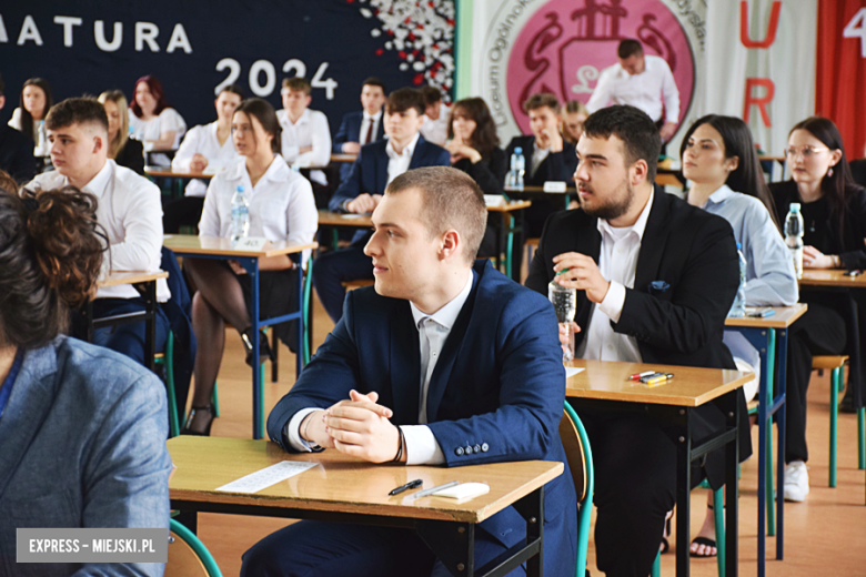 W ząbkowickim liceum ogólnokształcącym do egzaminu z języka polskiego przystąpiło ponad stu uczniów