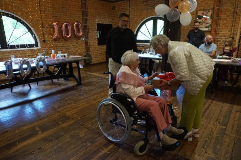 Złotostocka stulatka. Poznajcie historię Heleny Kensy