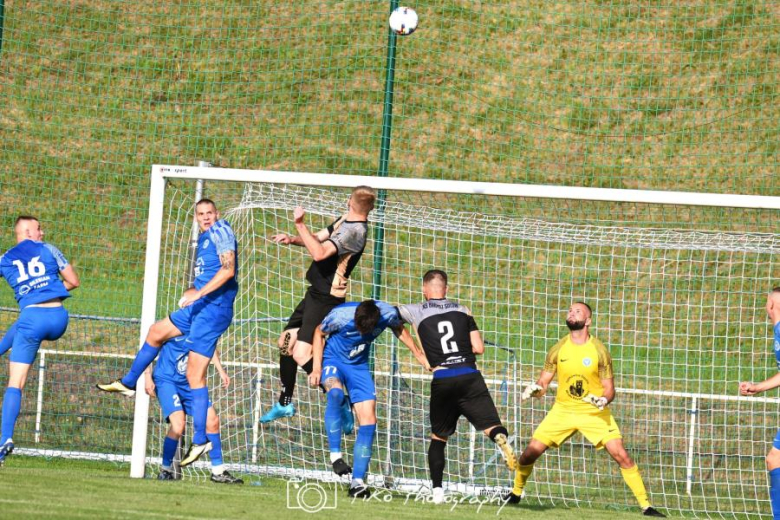 IV liga: Orzeł Ząbkowice Śląskie 1:2 (1:1) Barycz Sułów