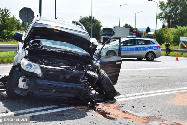 Zderzenie suzuki i subaru na krajowej ósemce w Ząbkowicach Śląskich