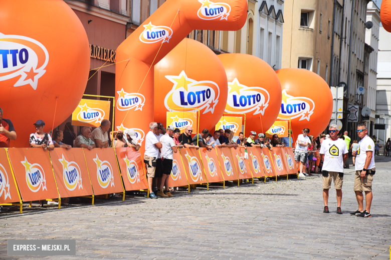 81. Tour de Pologne. Kolarze przejechali przez ząbkowicki rynek