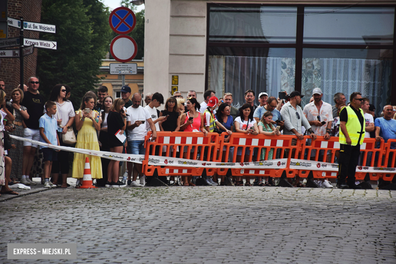 81. Tour de Pologne. Kolarze przejechali przez ząbkowicki rynek