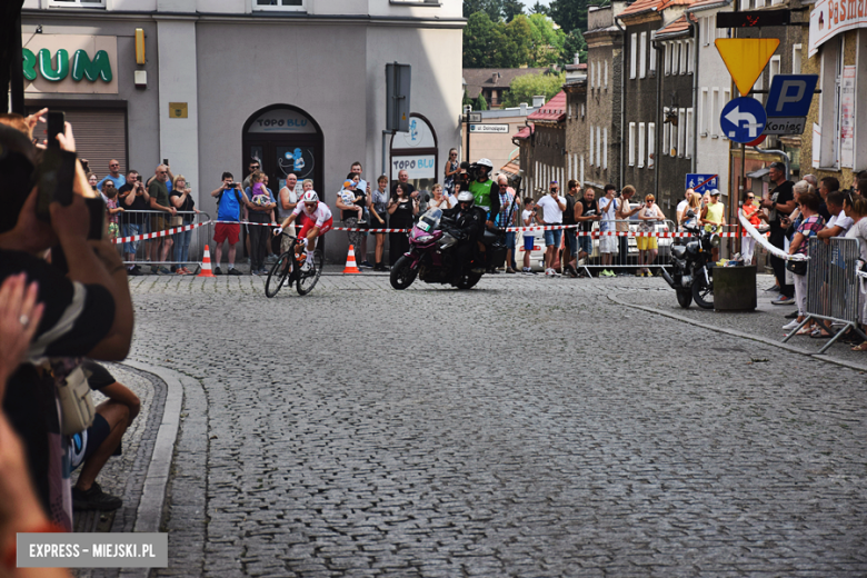 81. Tour de Pologne. Kolarze przejechali przez ząbkowicki rynek