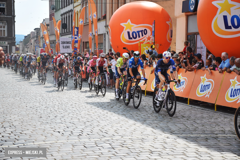 81. Tour de Pologne. Kolarze przejechali przez ząbkowicki rynek