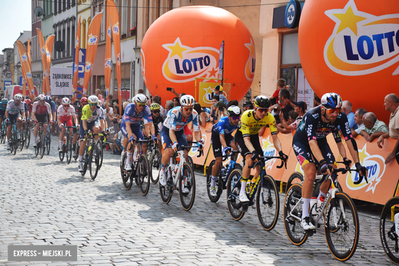 81. Tour de Pologne. Kolarze przejechali przez ząbkowicki rynek