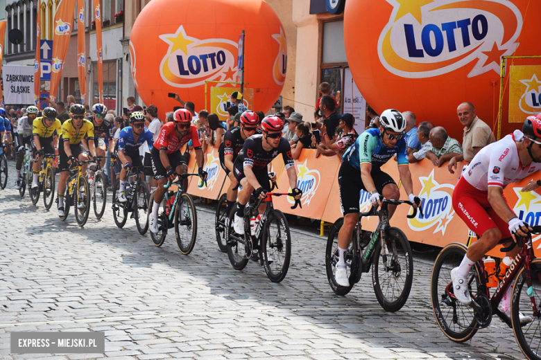 81. Tour de Pologne. Kolarze przejechali przez ząbkowicki rynek