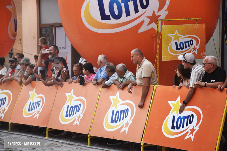 81. Tour de Pologne. Kolarze przejechali przez ząbkowicki rynek