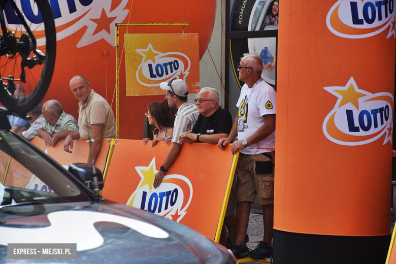 81. Tour de Pologne. Kolarze przejechali przez ząbkowicki rynek