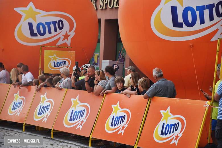 81. Tour de Pologne. Kolarze przejechali przez ząbkowicki rynek