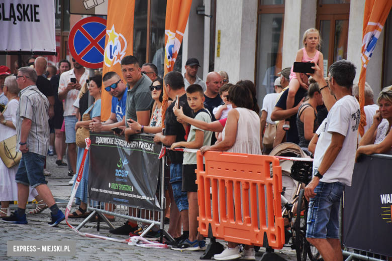 81. Tour de Pologne. Kolarze przejechali przez ząbkowicki rynek