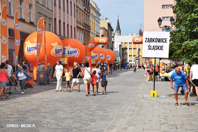 81. Tour de Pologne. Kolarze przejechali przez ząbkowicki rynek