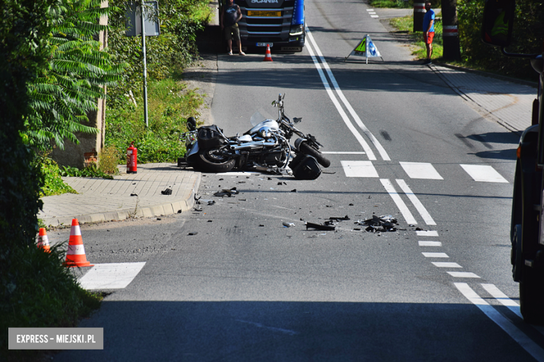 Zderzenie motocykla i osobówki między Kamieńcem Ząbkowickim a Złotym Stokiem 