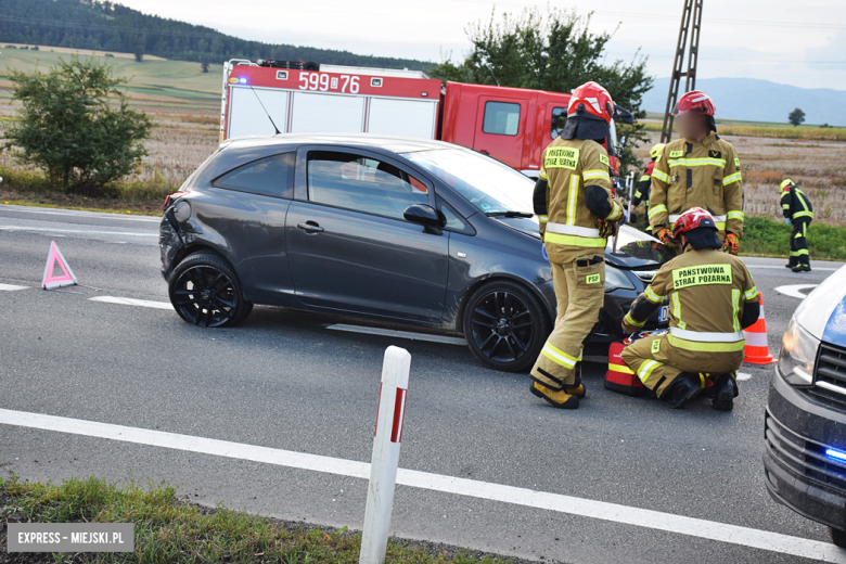 Zderzenie opla i forda między Braszowicami a Ząbkowicami Śląskimi