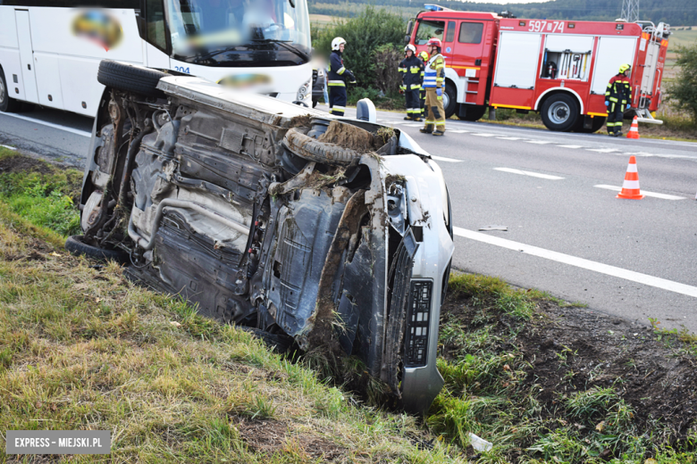 Zderzenie opla i forda między Braszowicami a Ząbkowicami Śląskimi