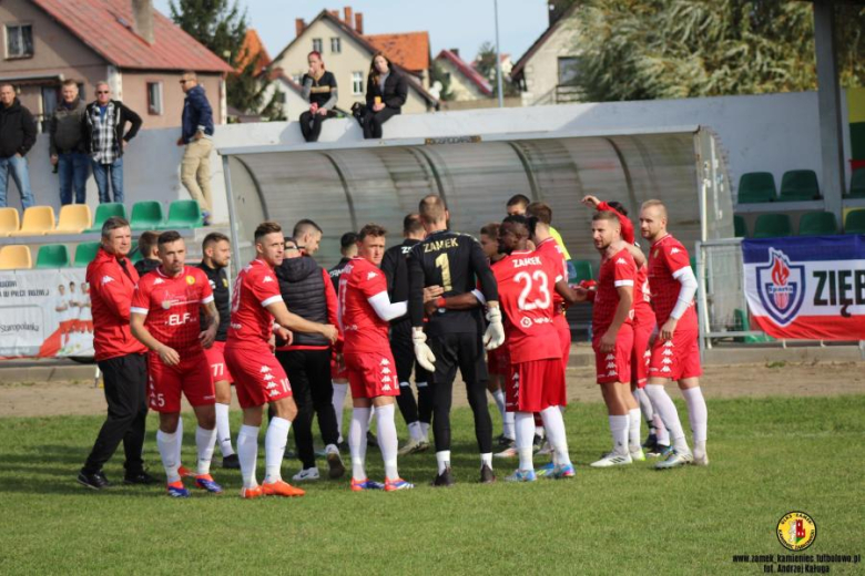 Klasa okręgowa: Zamek Kamieniec 5:0 (2:0) Włókniarz Głuszyca