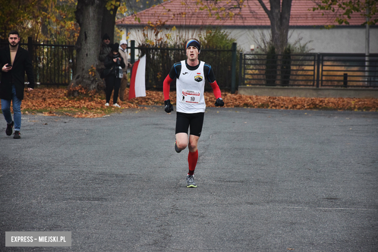 Na sportowo uczcili 106. rocznicę odzyskania Niepodległości przez Polskę