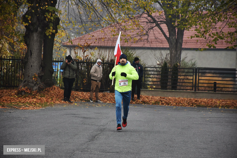 Na sportowo uczcili 106. rocznicę odzyskania Niepodległości przez Polskę