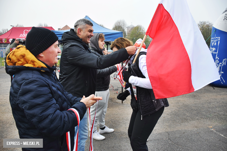 Na sportowo uczcili 106. rocznicę odzyskania Niepodległości przez Polskę