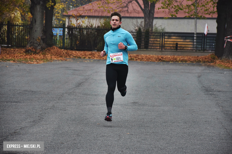 Na sportowo uczcili 106. rocznicę odzyskania Niepodległości przez Polskę