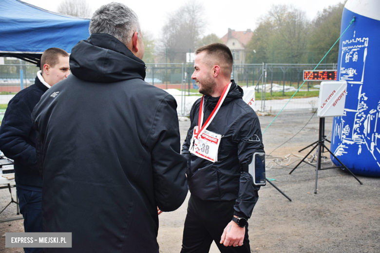 Na sportowo uczcili 106. rocznicę odzyskania Niepodległości przez Polskę