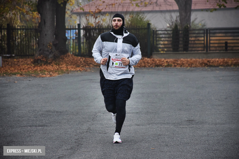 Na sportowo uczcili 106. rocznicę odzyskania Niepodległości przez Polskę