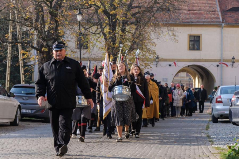 Obchody 106. rocznicy odzyskania NIepodległości w pałacowej scenerii