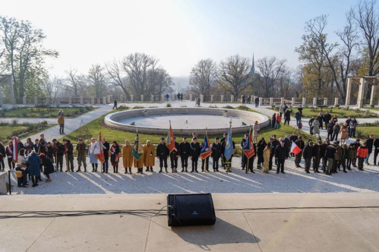 Obchody 106. rocznicy odzyskania NIepodległości w pałacowej scenerii