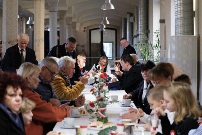 Obchody 106. rocznicy odzyskania NIepodległości w pałacowej scenerii