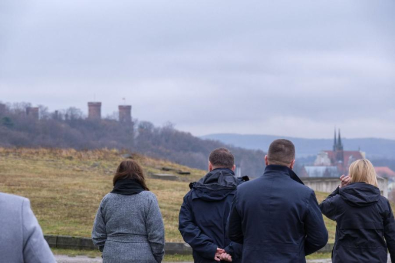 Wicemarszałek Wielichowska i minister Kierwiński z wizytą w Kamieńcu Ząbkowickim