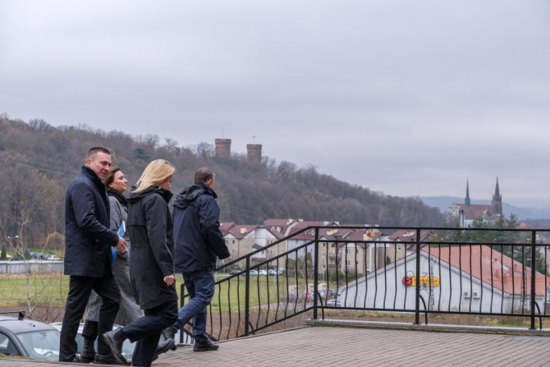 Wicemarszałek Wielichowska i minister Kierwiński z wizytą w Kamieńcu Ząbkowickim