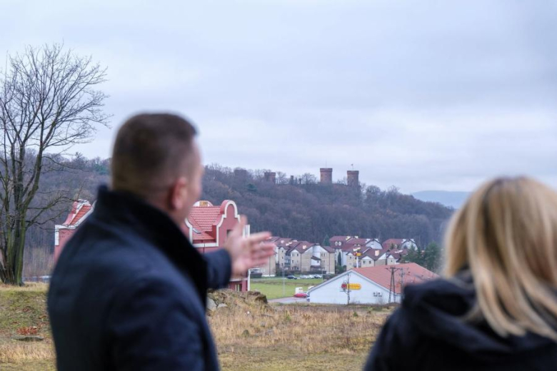 Wicemarszałek Wielichowska i minister Kierwiński z wizytą w Kamieńcu Ząbkowickim