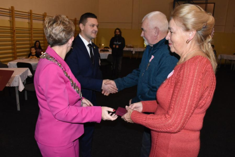 Złote i Diamentowe Gody w gminie Bardo. Świętowało kilkanaście par