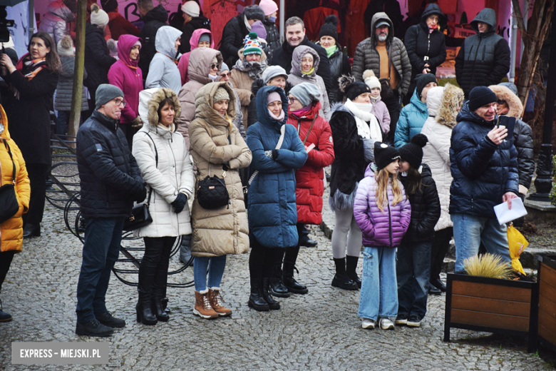 Jarmark Bożonarodzeniowy i spotkanie ze św. Mikołajem w Bardzie