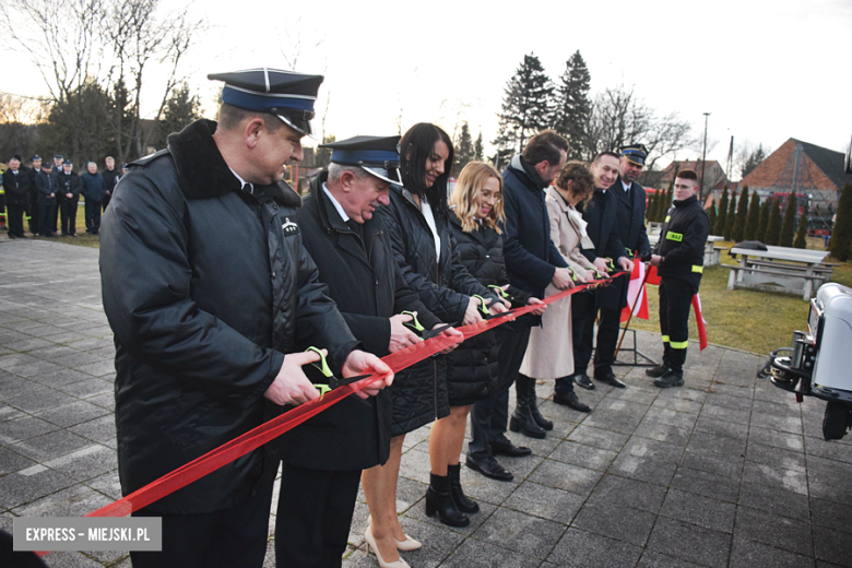 Oficjalne przekazanie nowego pojazdu ratowniczo-gaśniczego dla strażaków-ochotników z Przedborowej