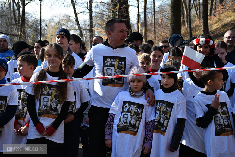 Bieg Tropem Wilczym w Kamieńcu Ząbkowickim [foto]