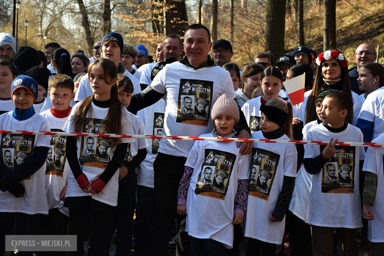 Bieg Tropem Wilczym w Kamieńcu Ząbkowickim [foto]