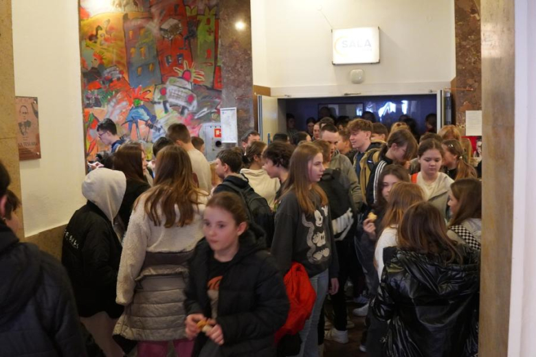 „Czas na bezpieczeństwo”. Warsztaty edukacyjne zorganizowane przez licealistki z Henrykowa